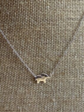 Elephant Pendant Necklace in Silver Tone sterling 925